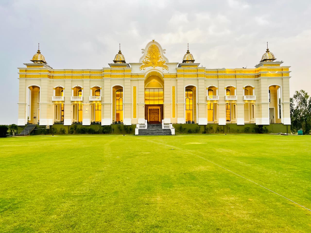 About Alishan Grande